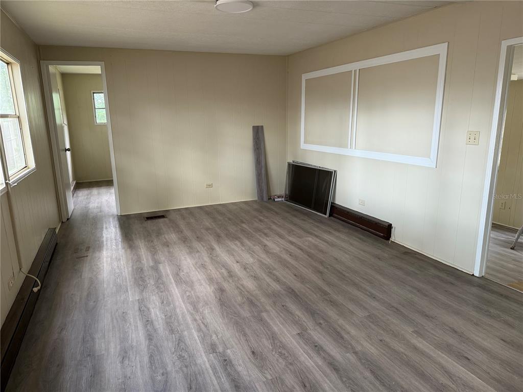 38635 Alston Avenue Zephyrhills, FL 33542 - Photo 3 of 8