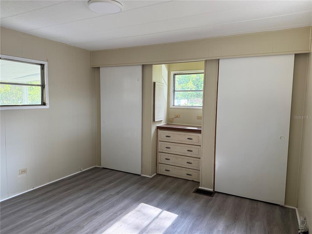 38635 Alston Avenue Zephyrhills, FL 33542 - Photo 4 of 8