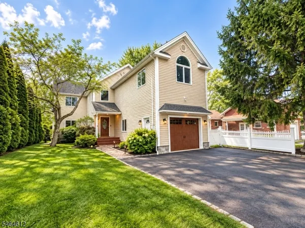 $899,900 | 5 Benedict Drive, Lake Hopatcong, NJ 07849