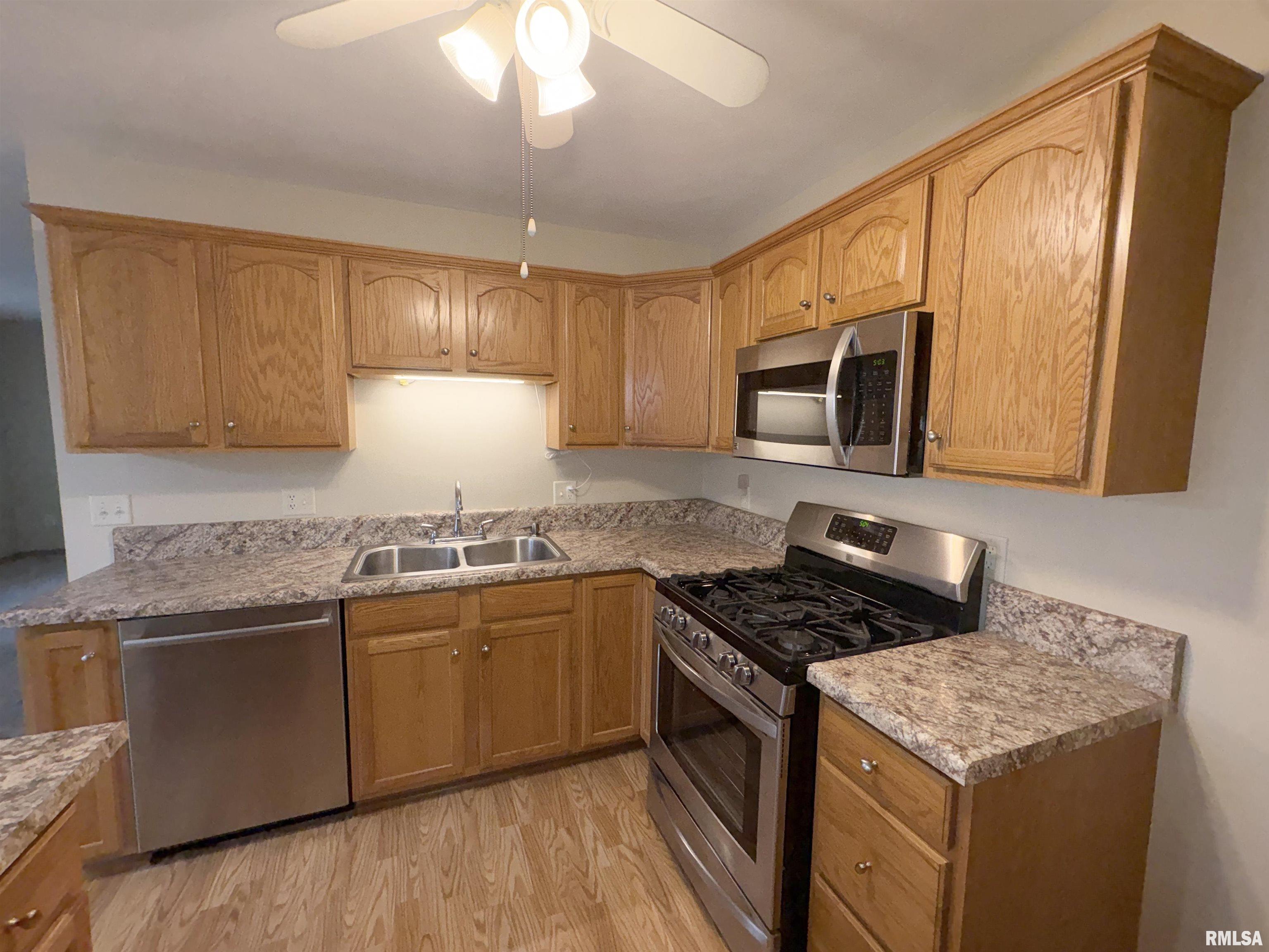 203 Easy Street Washington, IL 61571 - Photo 18 of 46 Gallery Image 18