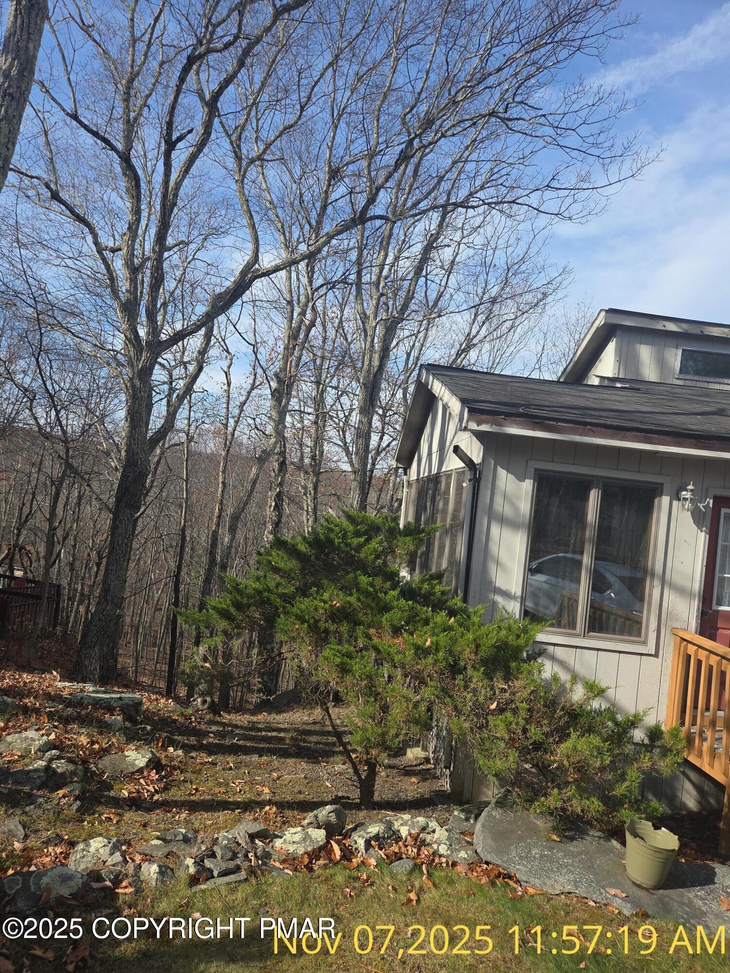 1107 Hampstead Road Bushkill, PA 18324 - Photo 18 of 20 a front view of a house with a yard