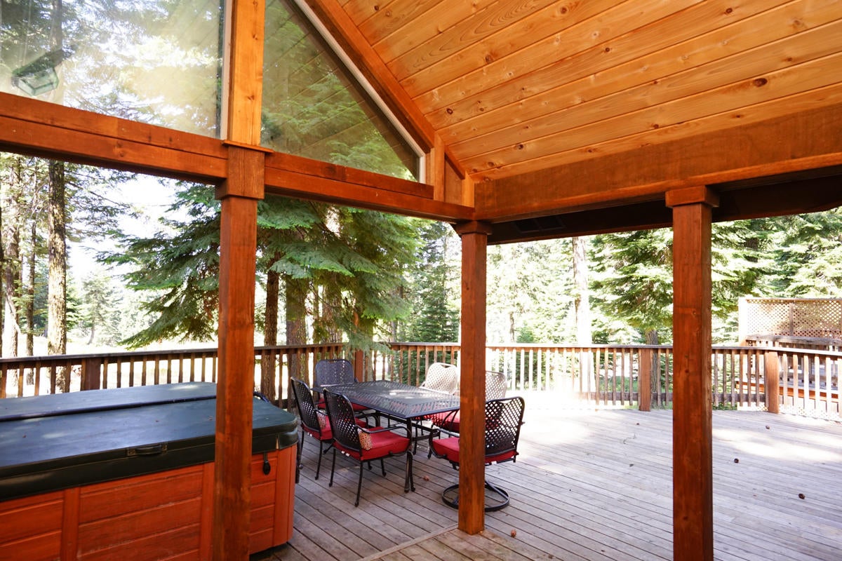 7979 Hyatt Prairie Road, Unit 40 Ashland, OR 97520 - Photo 16 of 21 Cabin_40_16