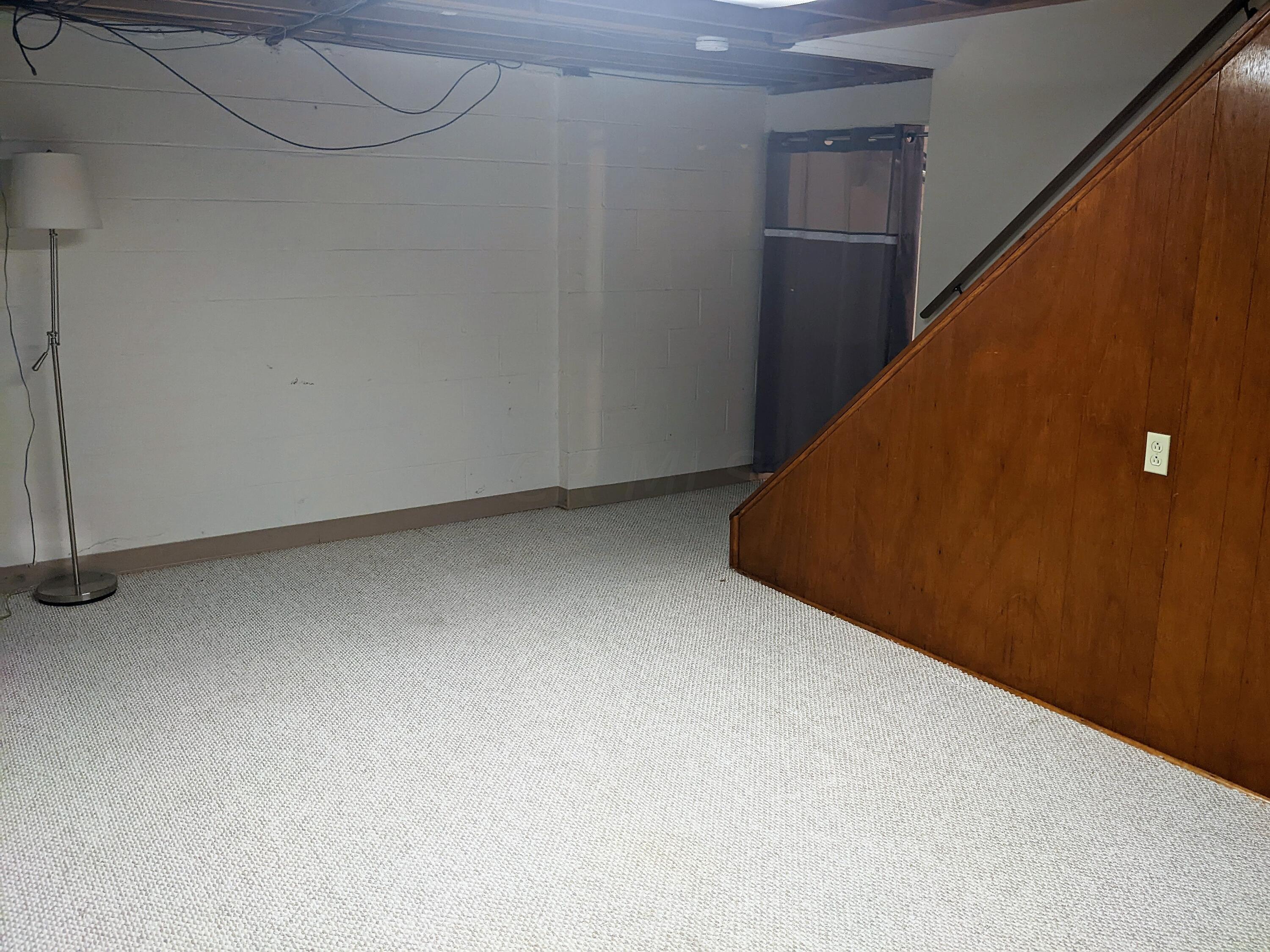 1777 Ardleigh Road Columbus, OH 43221 - Photo 31 of 35 PXL_20220901_171538841