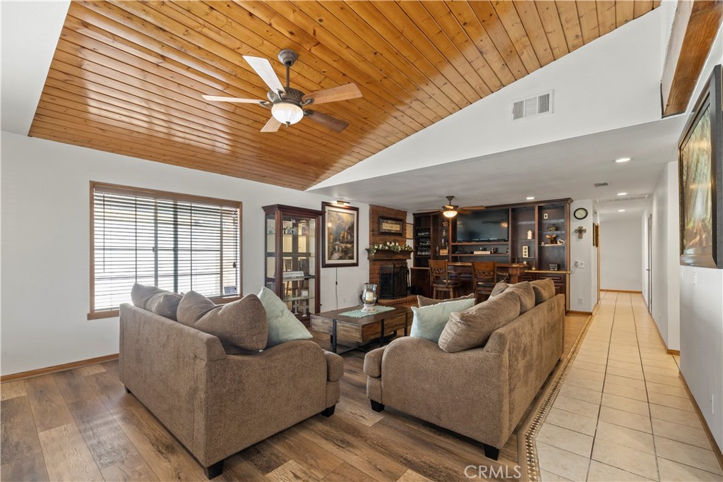 6733 Coral Court Rancho Cucamonga, CA 91701 - Photo 4 of 20