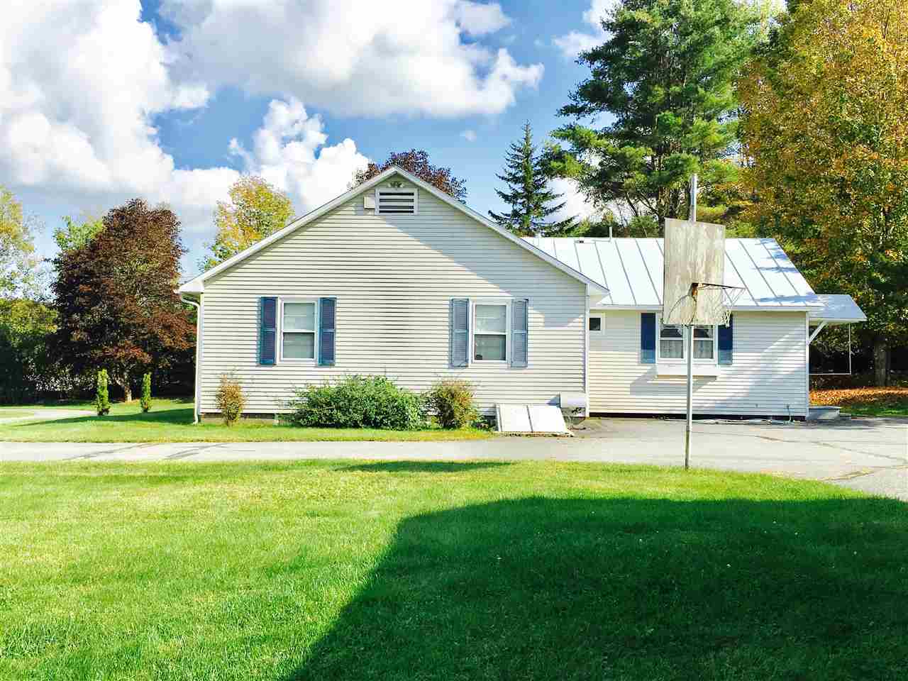 154 Roberts Road Woodstock, VT 05091 - Photo 2 of 33