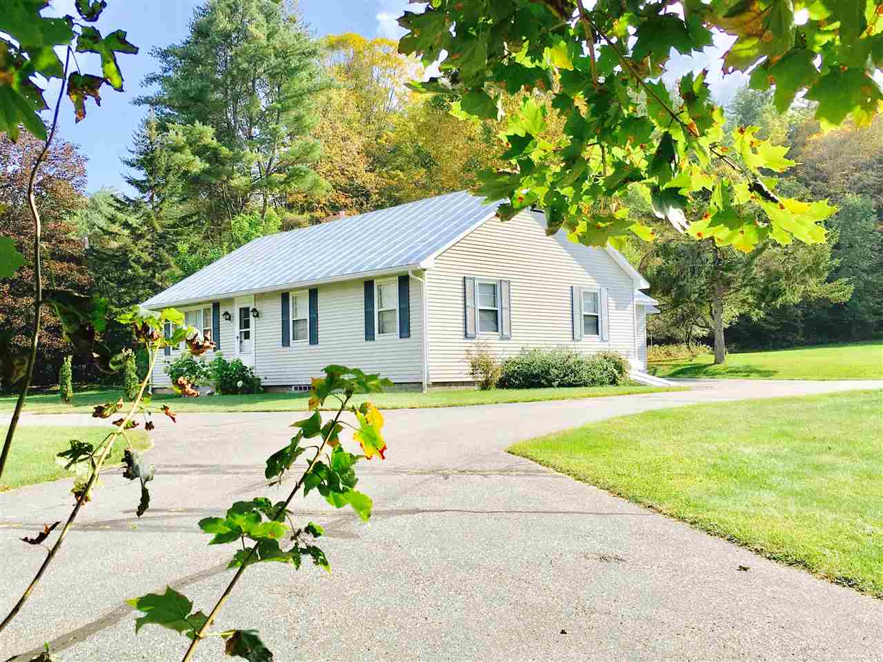 154 Roberts Road Woodstock, VT 05091 - Photo 4 of 33