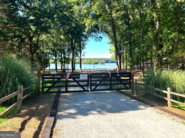 a view of a bench in a backyard