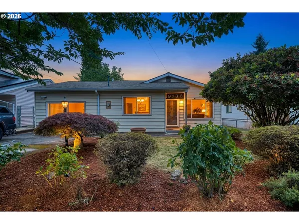 $400,000 | 9736 North Clarendon Avenue, Portland, OR 97203
