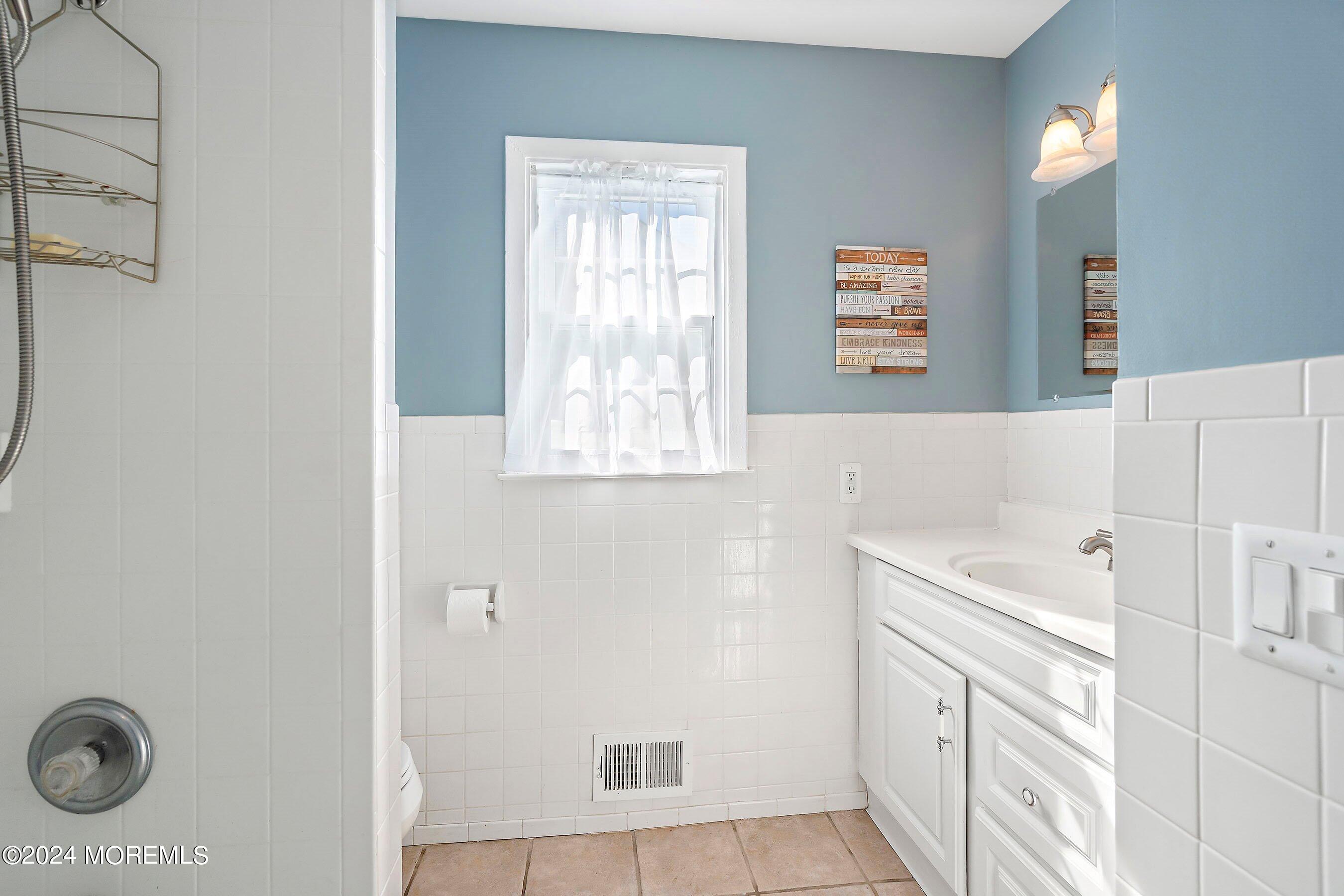 105 Leone Drive Brick, NJ 08724 - Photo 23 of 34 23-Bath 2A