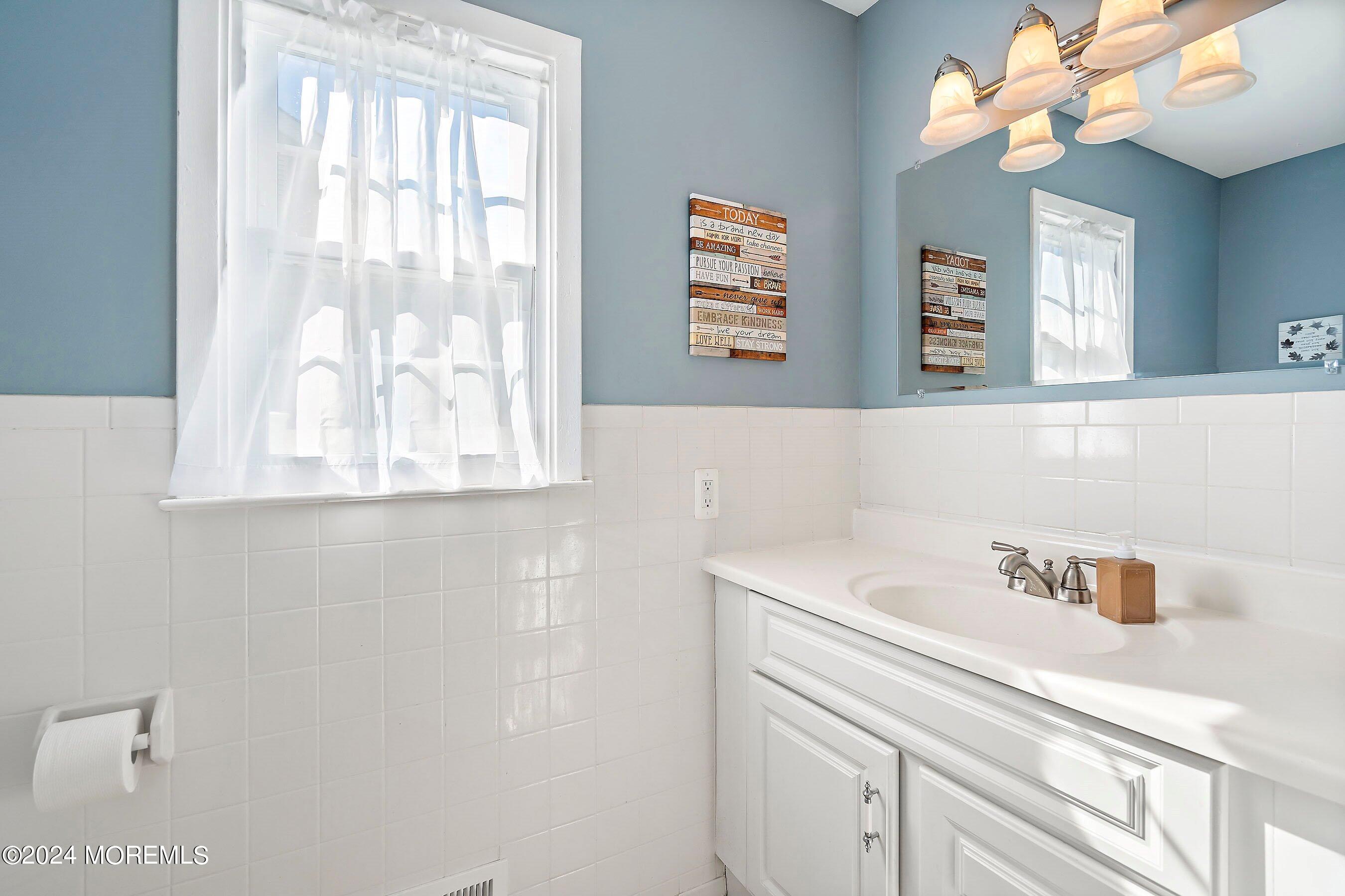 105 Leone Drive Brick, NJ 08724 - Photo 24 of 34 24-Bath 2B