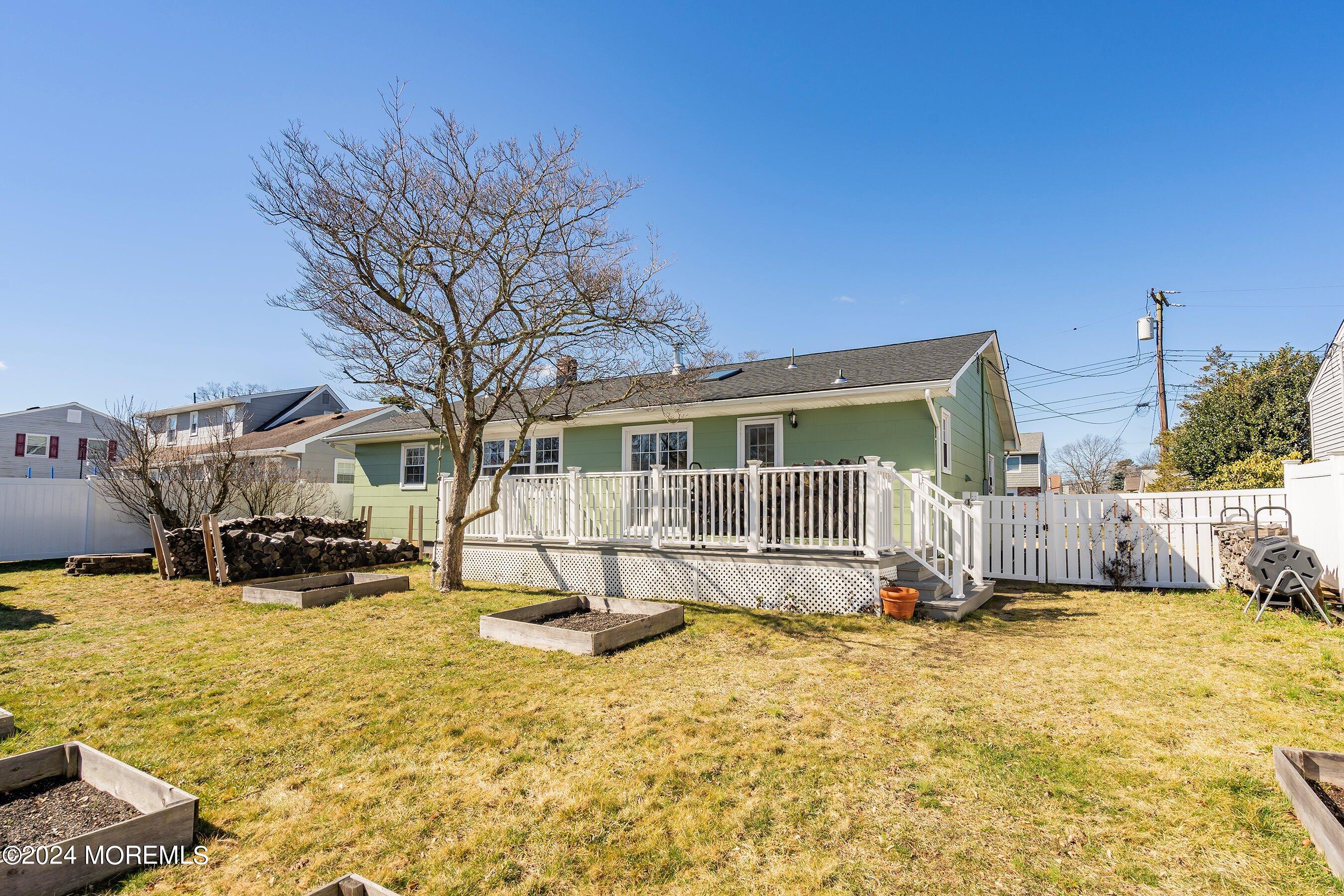 105 Leone Drive Brick, NJ 08724 - Photo 26 of 34 26-Back Right