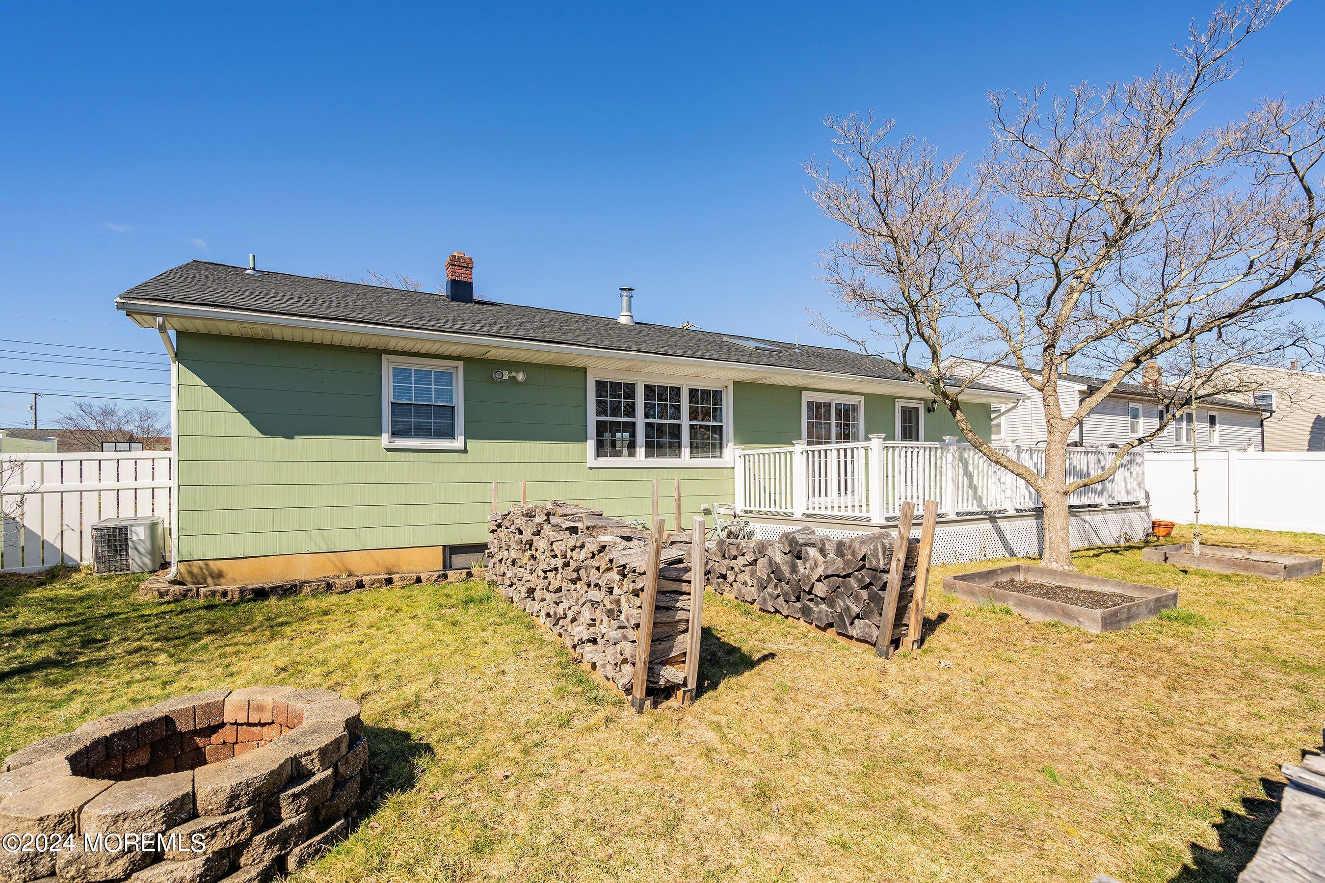 105 Leone Drive Brick, NJ 08724 - Photo 28 of 34 28-Back Left