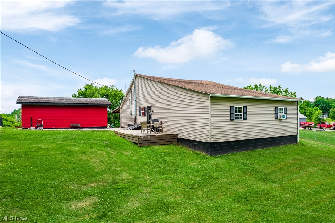 61121 Meek Road Shadyside, OH 43947 - Photo 3 of 31