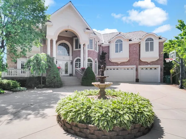 $2,149,900 | 151 Palmer Circle, Vernon Hills, IL 60061