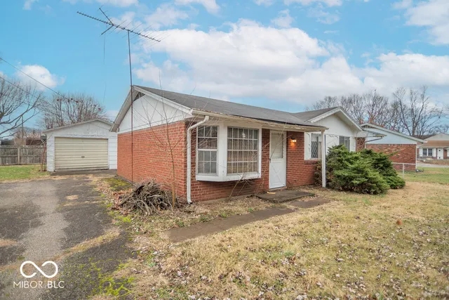 $99,900 | 1215 North Gladstone Avenue, Columbus, IN 47201