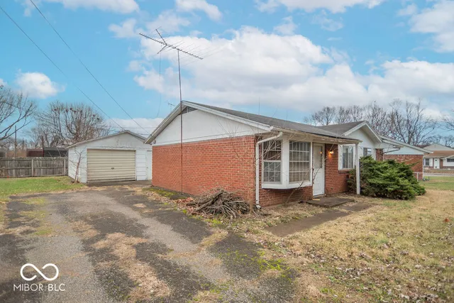 $99,900 | 1215 North Gladstone Avenue, Columbus, IN 47201