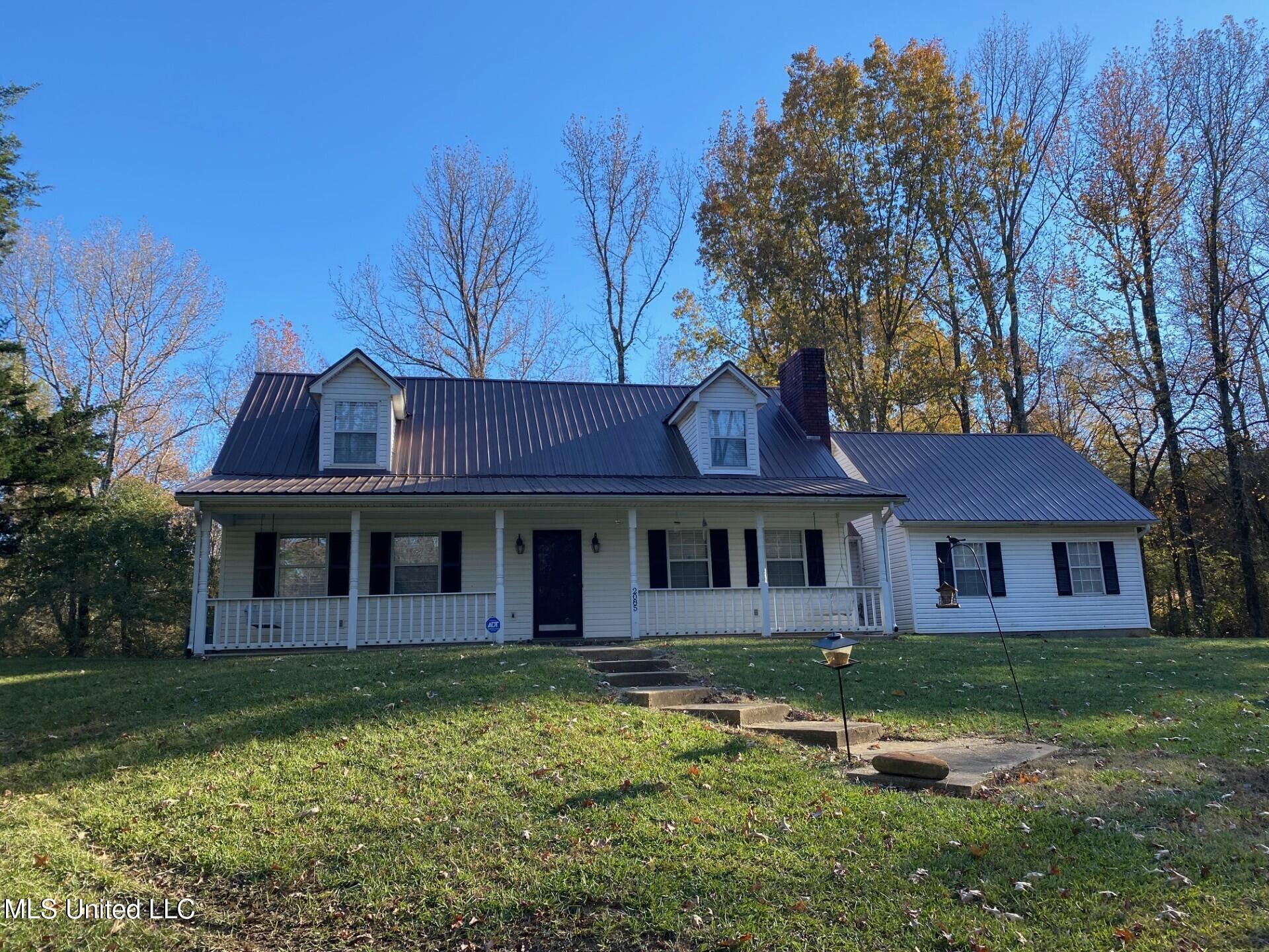 2085 Yellow Dog Road Senatobia, MS 38668 - Photo 2 of 48 Front of home