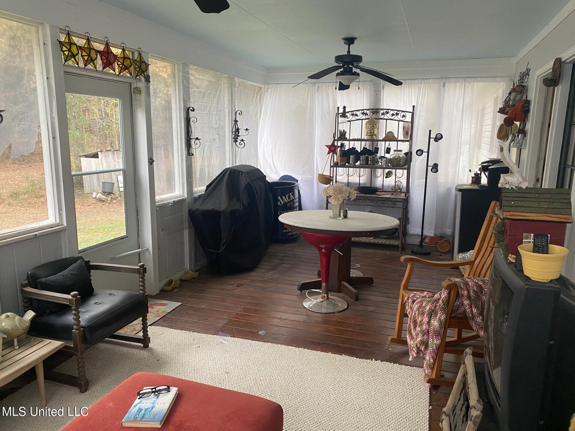2085 Yellow Dog Road Senatobia, MS 38668 - Photo 32 of 48 Screen in porch