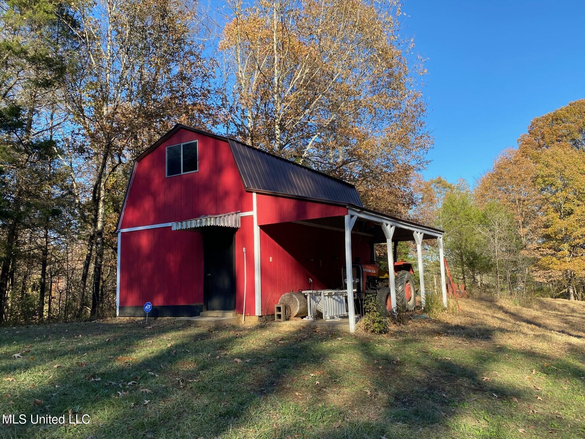 2085 Yellow Dog Road Senatobia, MS 38668 - Photo 45 of 48 Shed