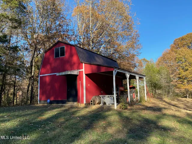 $479,000 | 2085 Yellow Dog Road, Senatobia, MS 38668