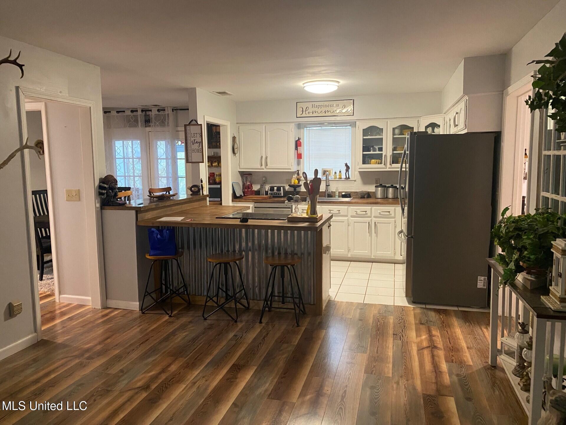 2085 Yellow Dog Road Senatobia, MS 38668 - Photo 6 of 48 Kitchen view