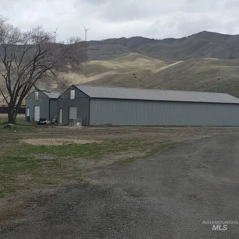 $520,000 | 300 Old Oregon Trail Highway, Huntington, OR 97907