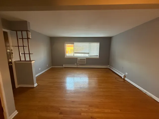 $1,350 | 9575 Maple Drive, Unit 2S, Rosemont, IL 60018