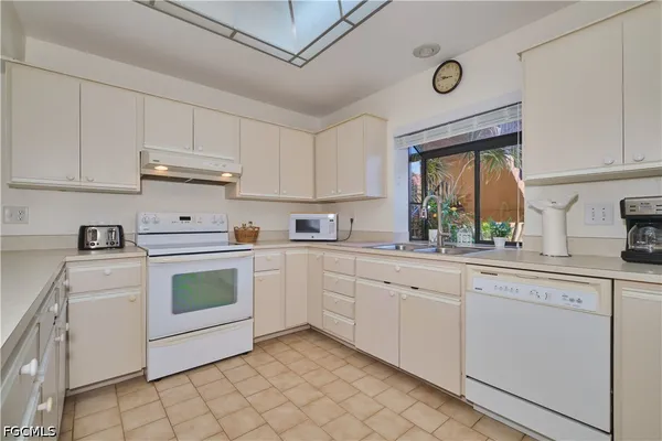 $2,000 | 5510 Southwest 4th Place, Unit 503, Cape Coral, FL 33914