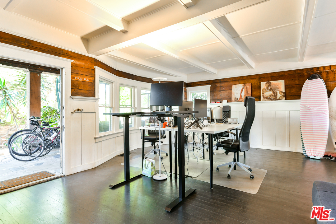 53 Dudley Avenue Venice, CA 90291 - Photo 5 of 28 a dining room with furniture and wooden floor
