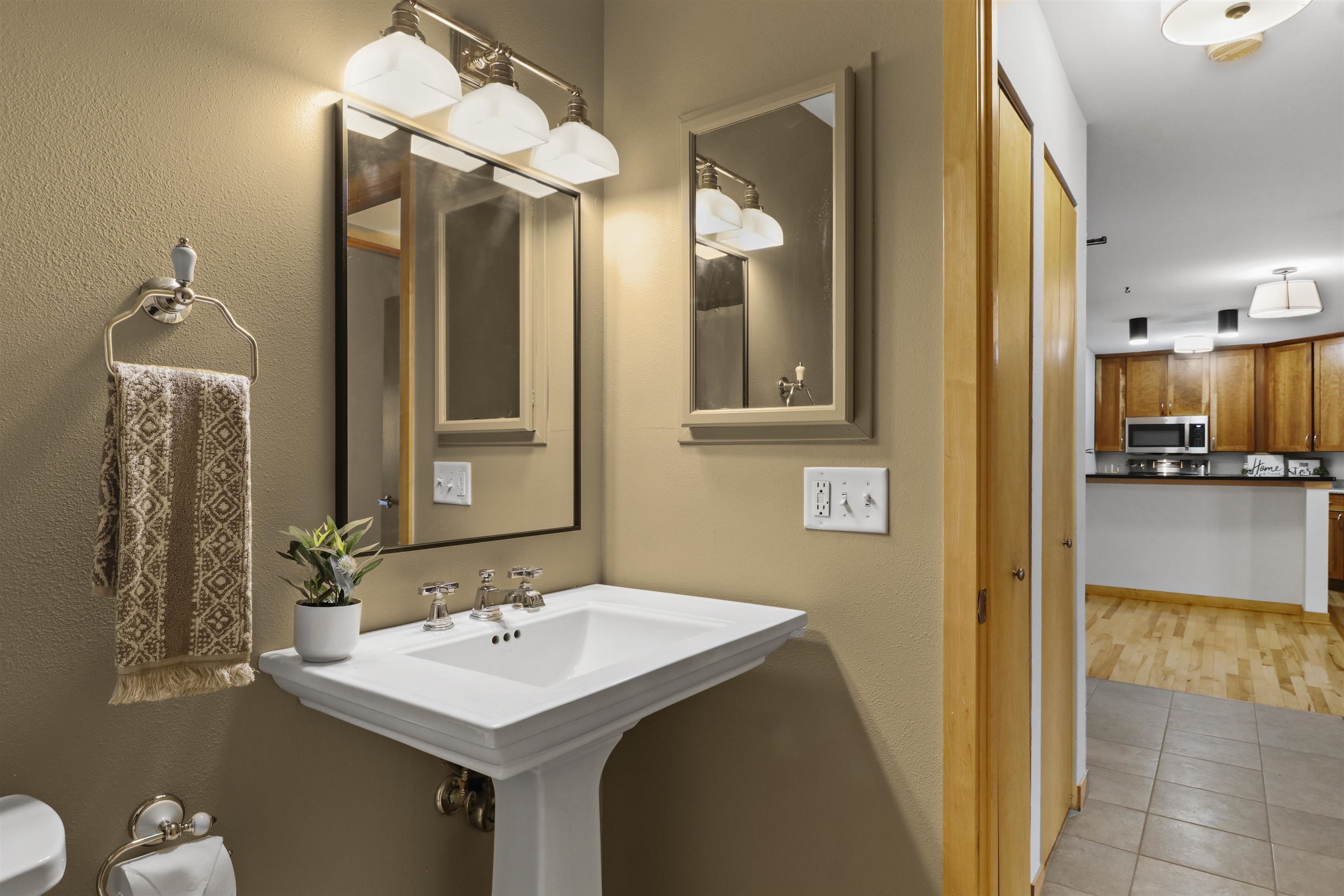 311 North Hancock Street, Unit 231 Madison, WI 53703 - Photo 13 of 32