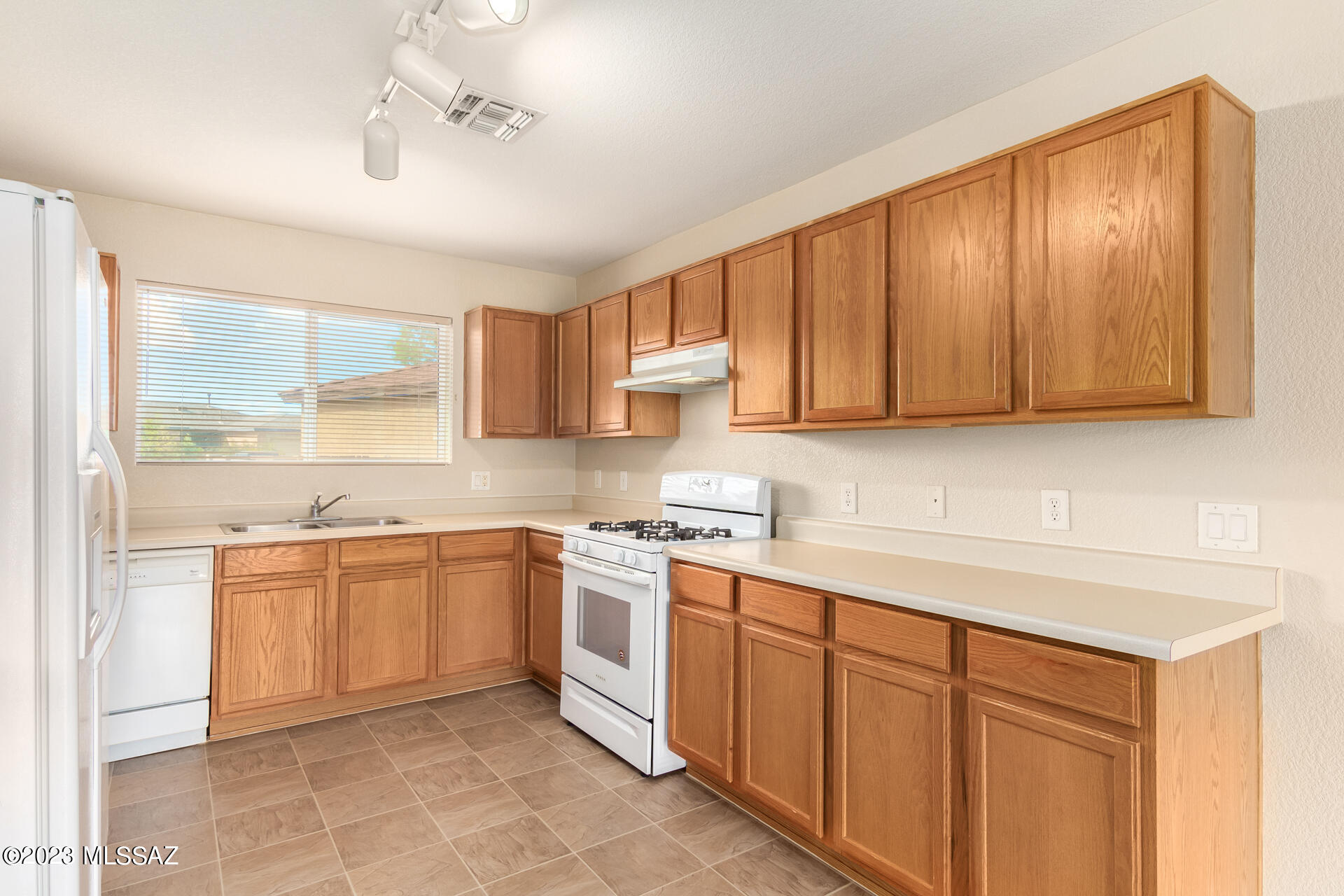 3499 South Double Echo Road Tucson, AZ 85735 - Photo 9 of 23