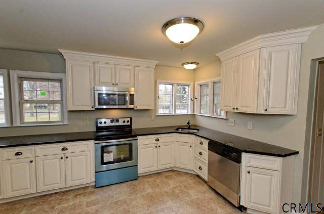 2154 Rankin Road Niskayuna, NY 12309 - Photo 2 of 15 Photo 2