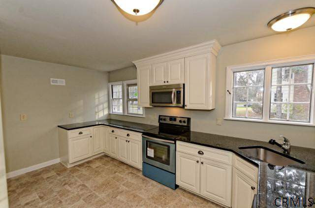 2154 Rankin Road Niskayuna, NY 12309 - Photo 3 of 15 Photo 3