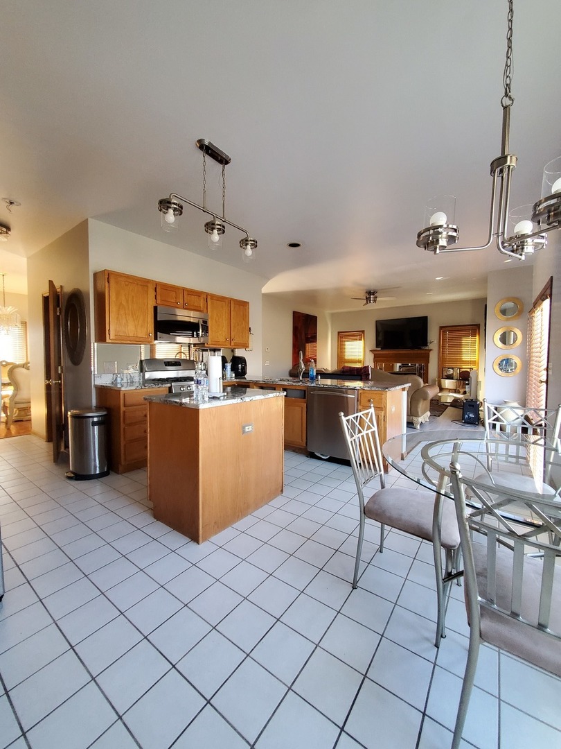 5620 Feather Creek Road Matteson, IL 60443 - Photo 7 of 19