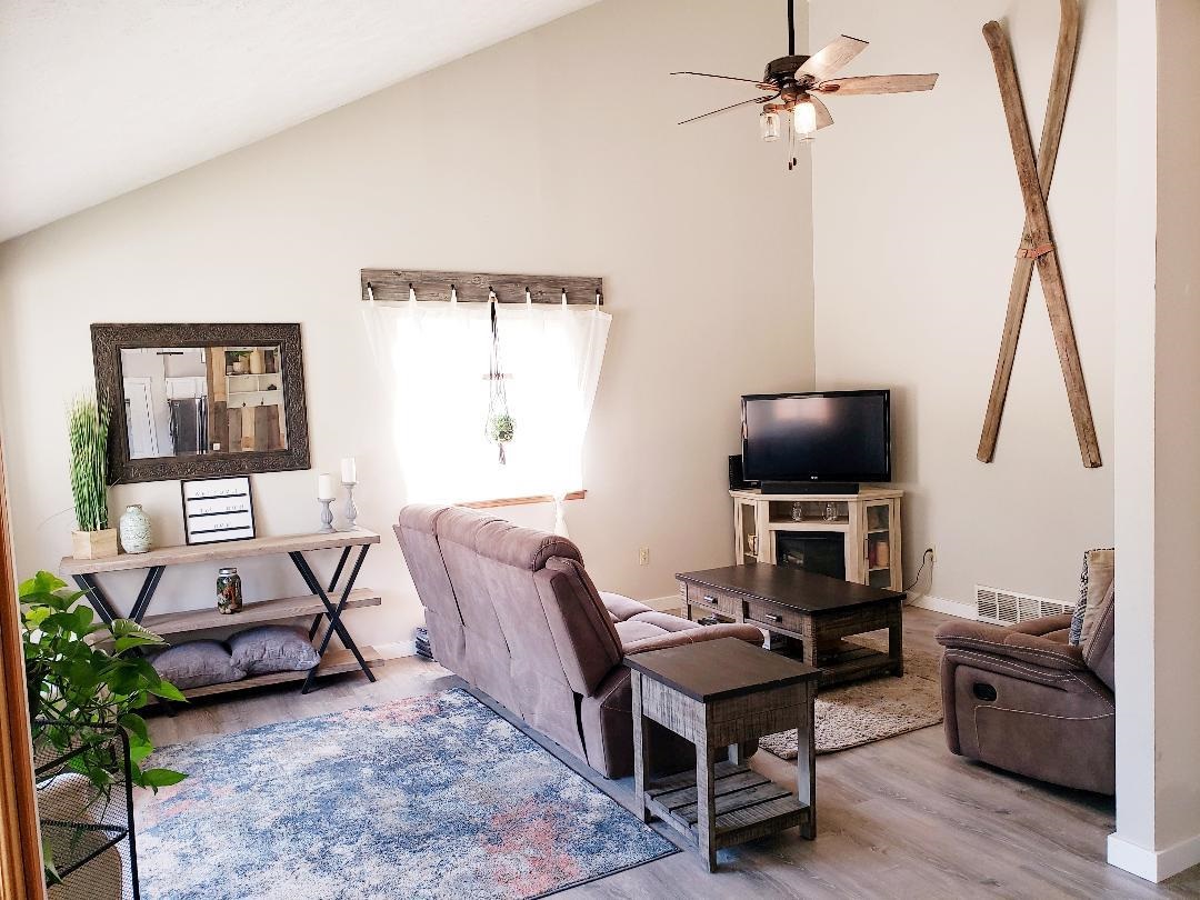3924 East Woolard Court Colbert, WA 99005 - Photo 2 of 27 Gallery Image 2