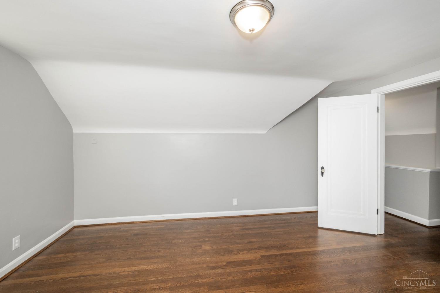 2413 Ferguson Road Cincinnati, OH 45238 - Photo 25 of 46