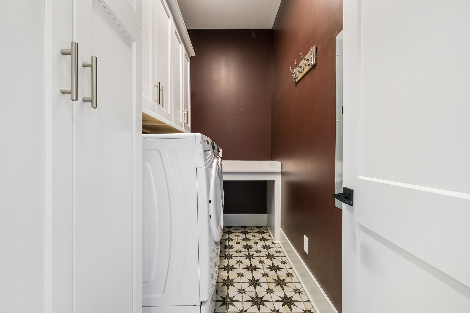 5304 Old Harding Road Franklin, TN 37064 - Photo 29 of 67 a bathroom with a sink and a mirror