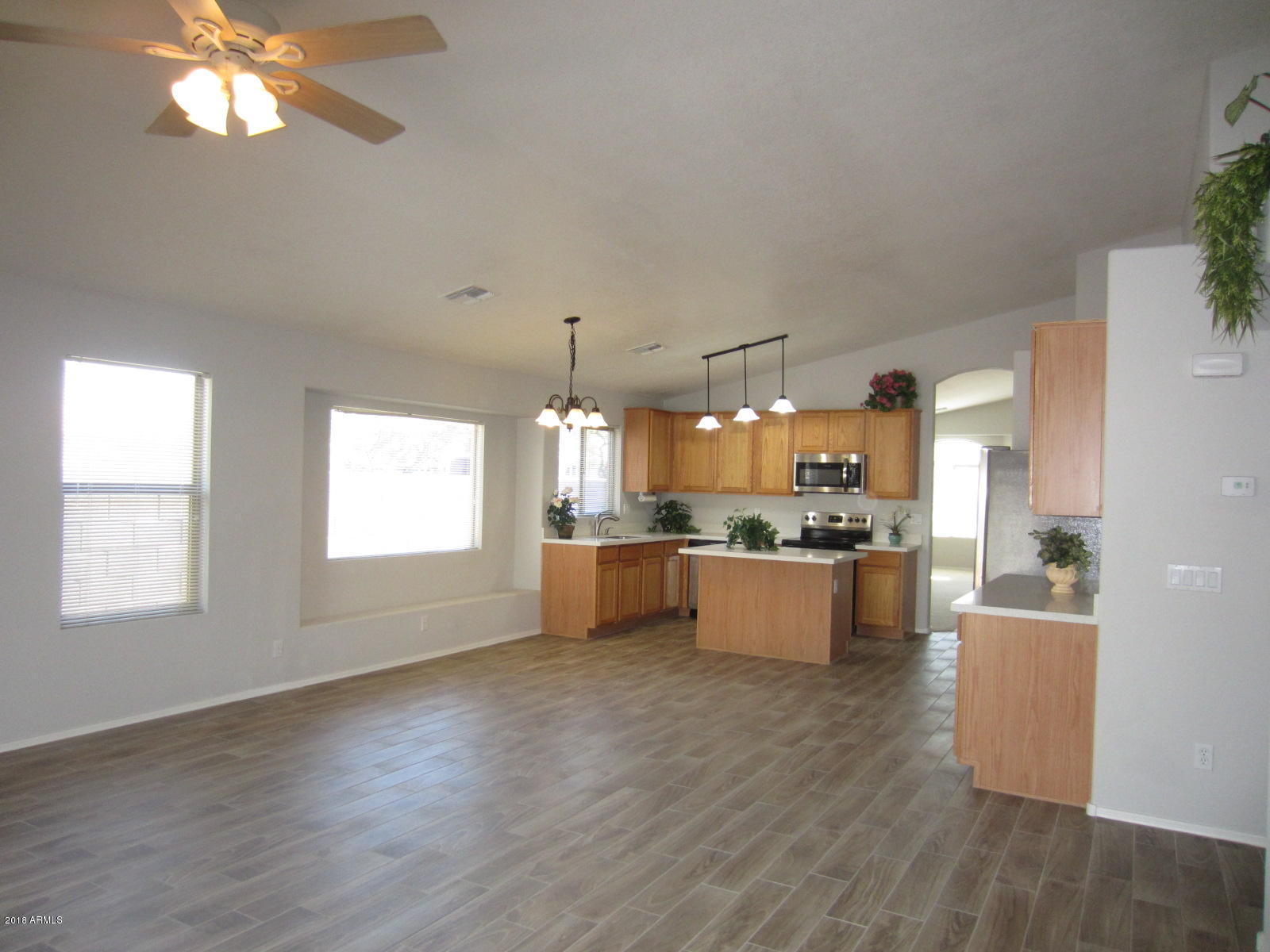 2202 West Darrel Road Phoenix, AZ 85041 - Photo 3 of 14 IMG_7134