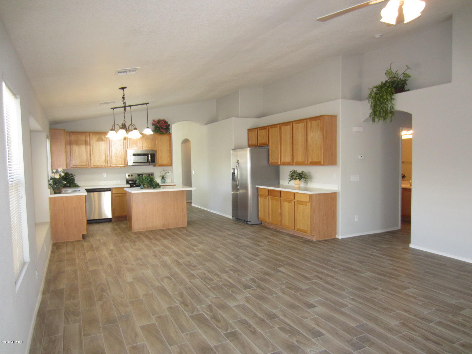 2202 West Darrel Road Phoenix, AZ 85041 - Photo 4 of 14 IMG_7133