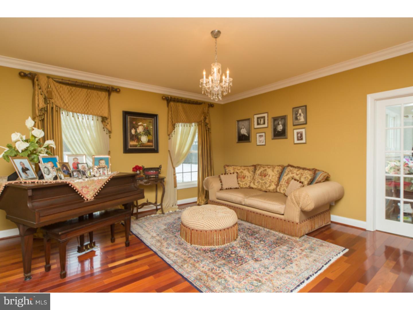 311 Lucas Road Phoenixville, PA 19460 - Photo 7 of 25 Living Room