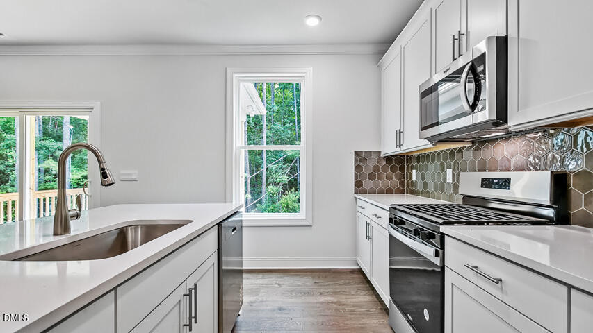 2218 Redpoll Drive Apex, NC 27539 - Photo 8 of 33 Kitchen