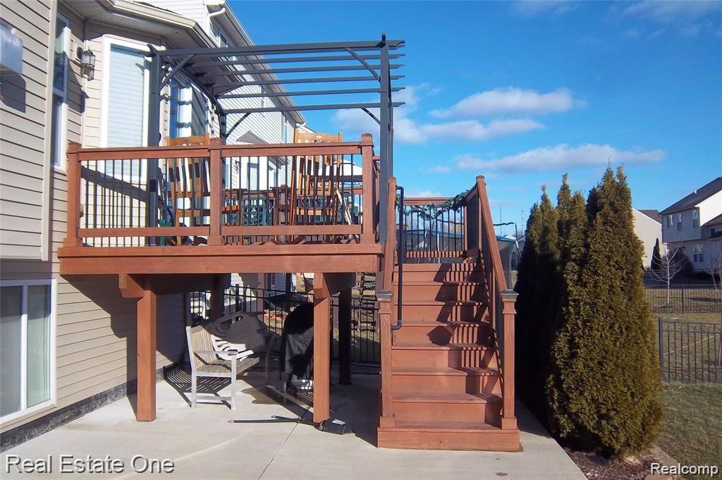 4052 Ash Tree Lane Howell, MI 48843 - Photo 18 of 27 deck.jpg