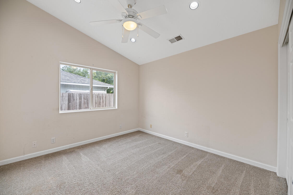 637 Benjamin Way Phoenix, OR 97535 - Photo 21 of 31 DSC_4672