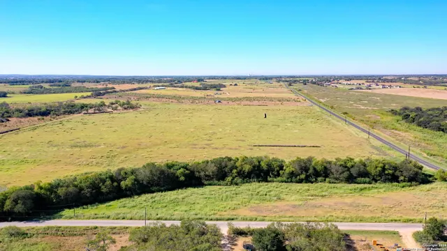 $427,230 | 4 North Abbott Road, St. Hedwig, TX 78152