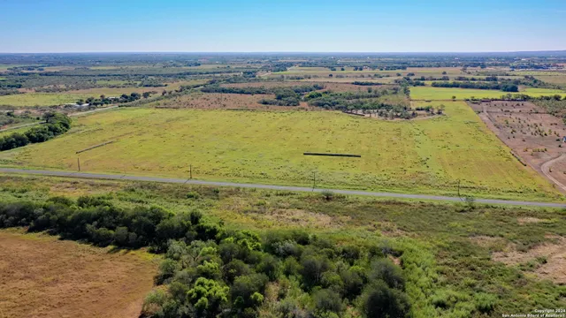 $427,230 | 4 North Abbott Road, St. Hedwig, TX 78152