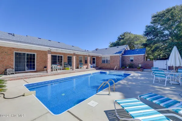 $815,000 | 303 Pine Knoll Circle, Pine Knoll Shores, NC 28512