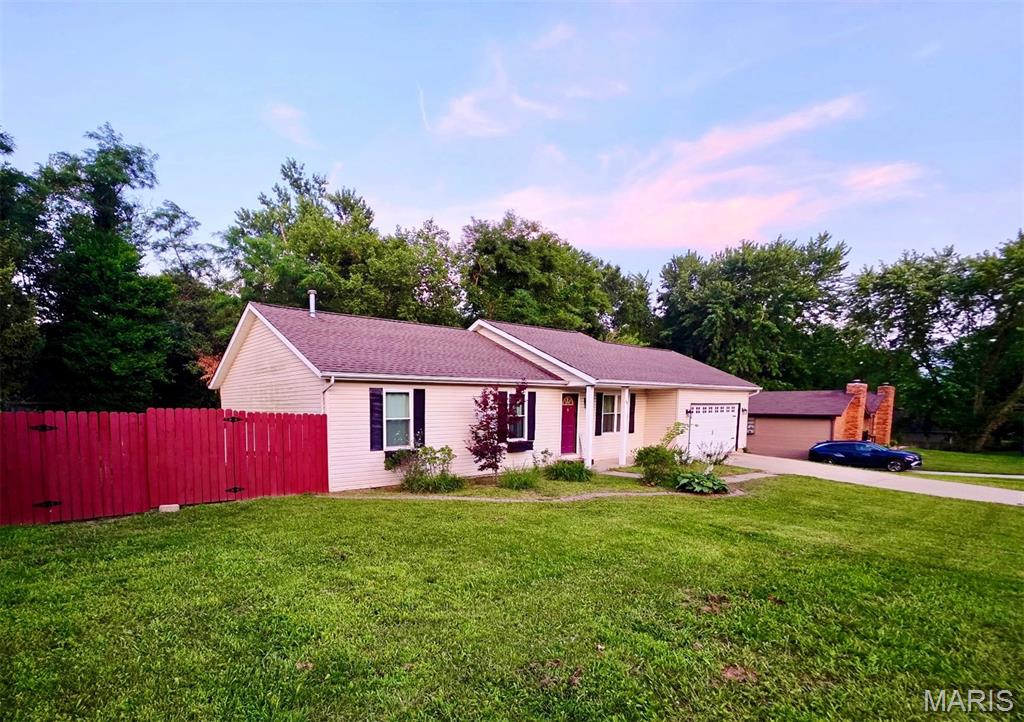 14 Innsbruck Lane Belleville, IL 62221 - Photo 2 of 3