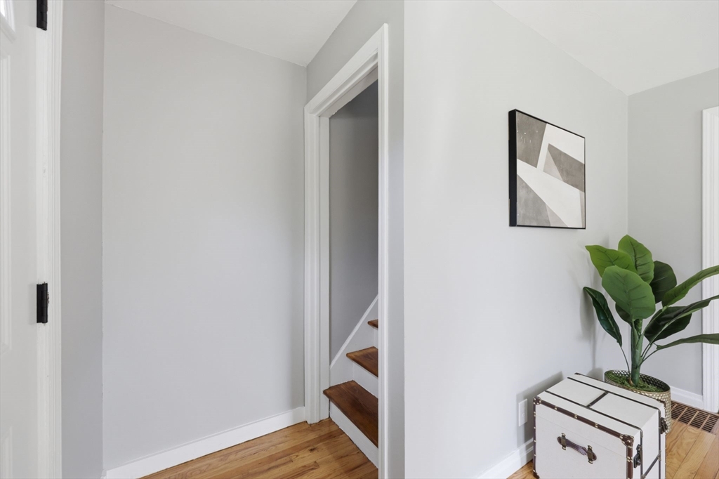 118 Surrey Road Springfield, MA 01118 - Photo 23 of 31