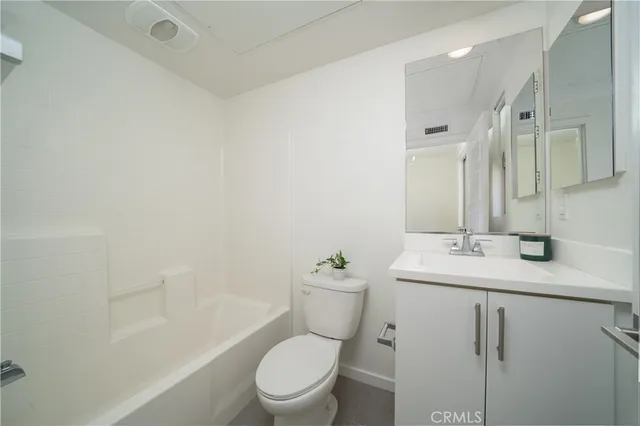 $950,000 | 217 Magnet, Irvine, CA 92618