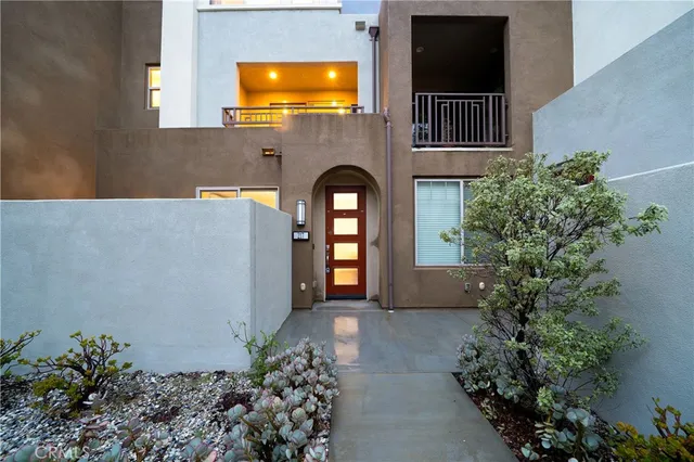 $950,000 | 217 Magnet, Irvine, CA 92618